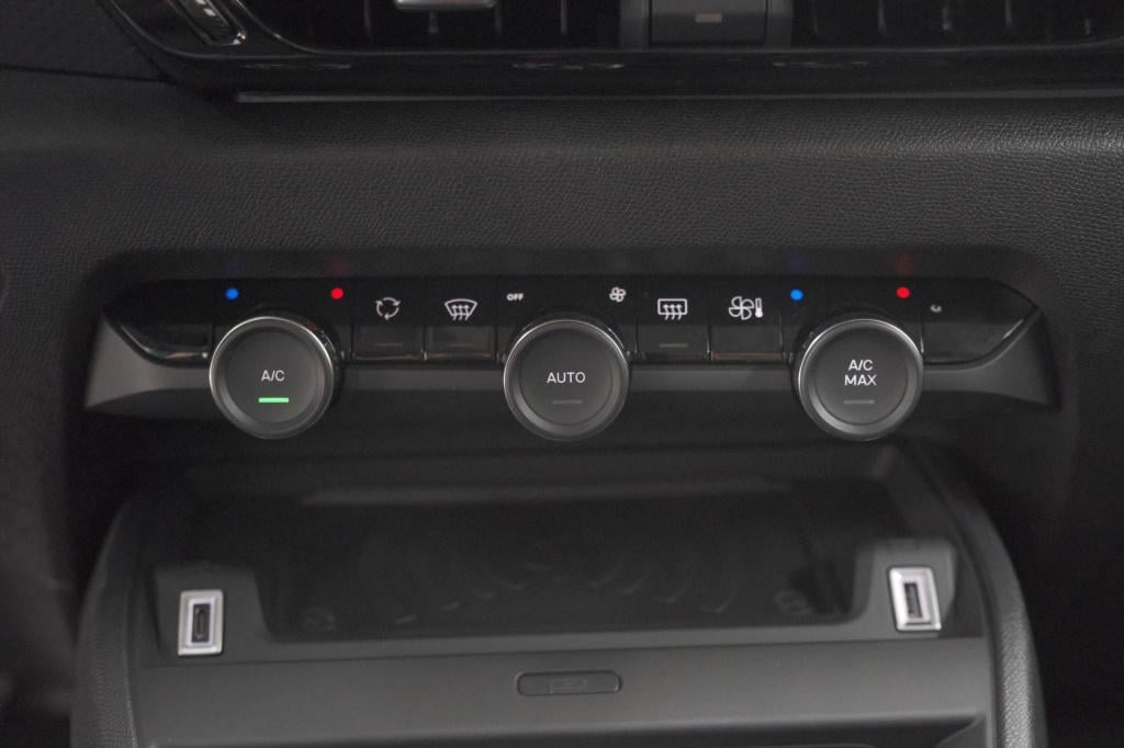 Citroen C4 1.2 hybrid 145pk max | 360 camera | adaptieve cruise control | n