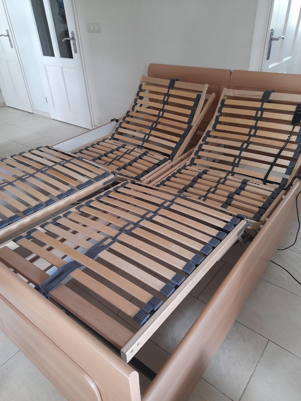 Elektrisch verstelbaar 2 persoons bed (verrijdbaar) in goede nette staat)