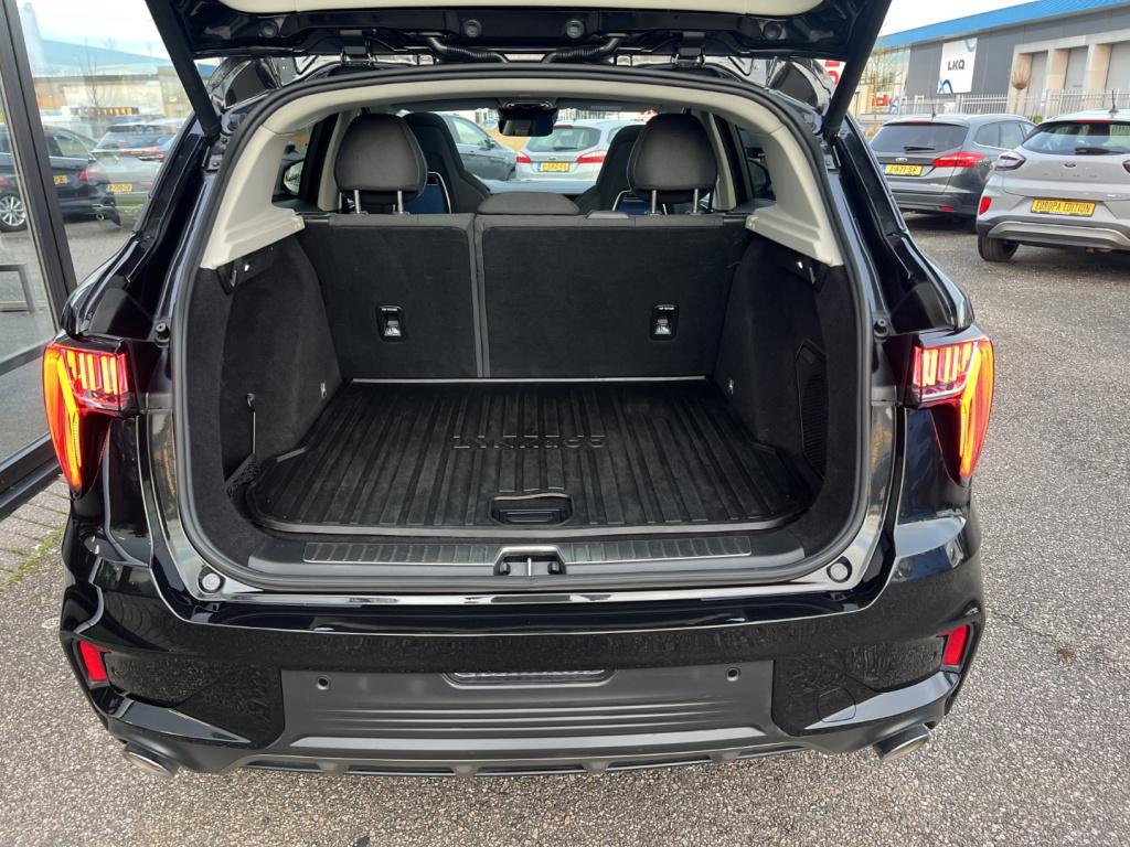 Lynk & Co 01 1.5 261pk phev black edition pano dak , 360gr camera , carplay