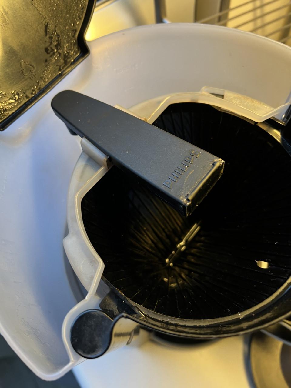 Philips Koffiezetapparaat HD7448/20 en TOMADO rvs waterkoker samen €20,-