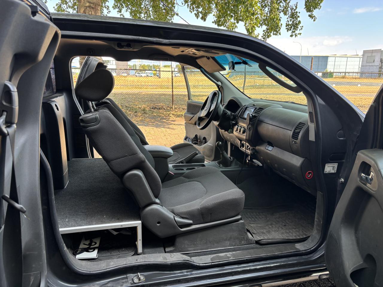 Nissan Navara 2008 D40, Lage Km-stand, ApK