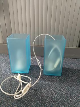 2 Glazen, turquoise/blauwe lampjes