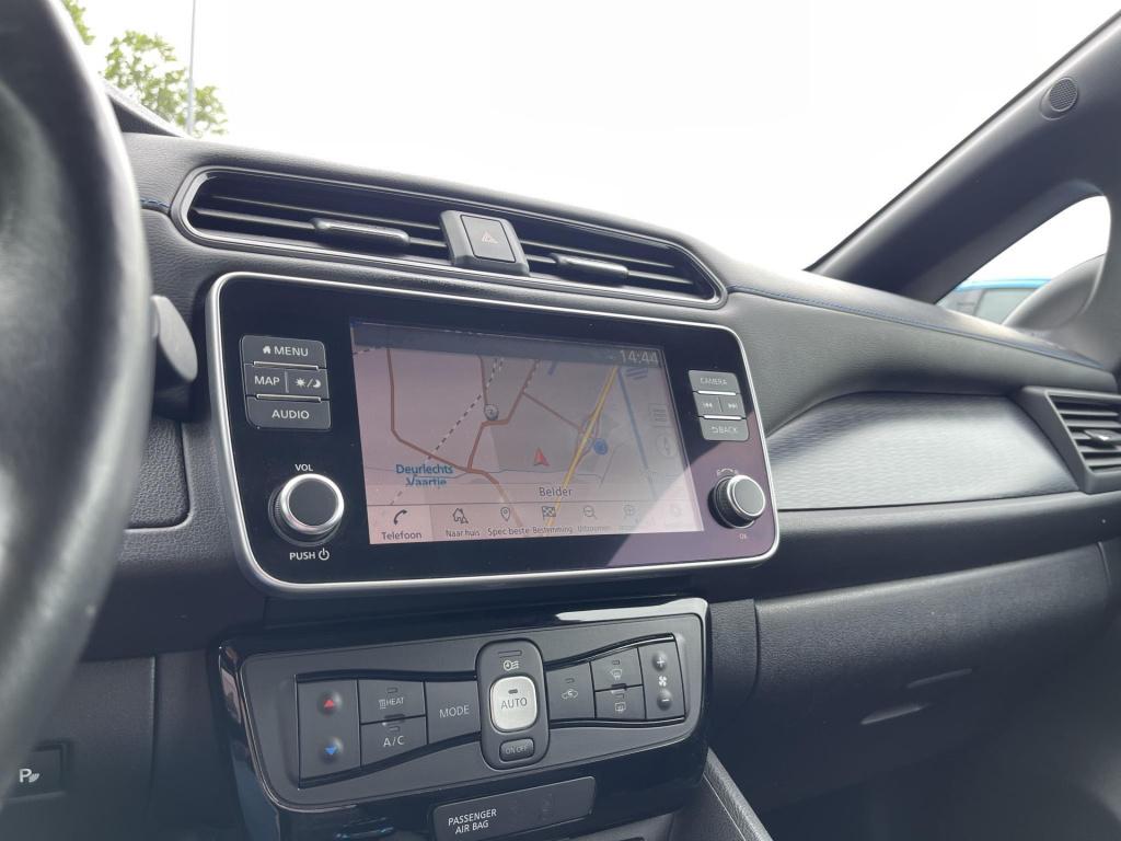 Nissan Leaf n-connecta 40 kwh soh 84% | navigatie | 360° camera | stuur- + 