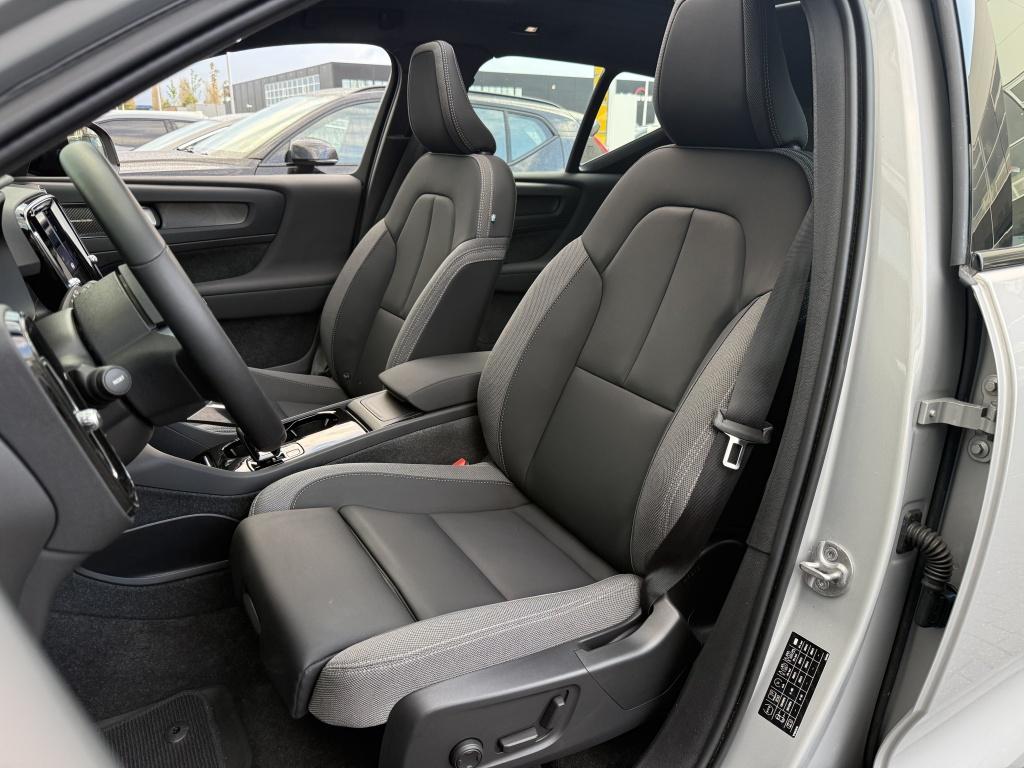 Volvo XC40 recharge ultra 252pk/ 70 kwh| panodak| 360camera| trekhaak