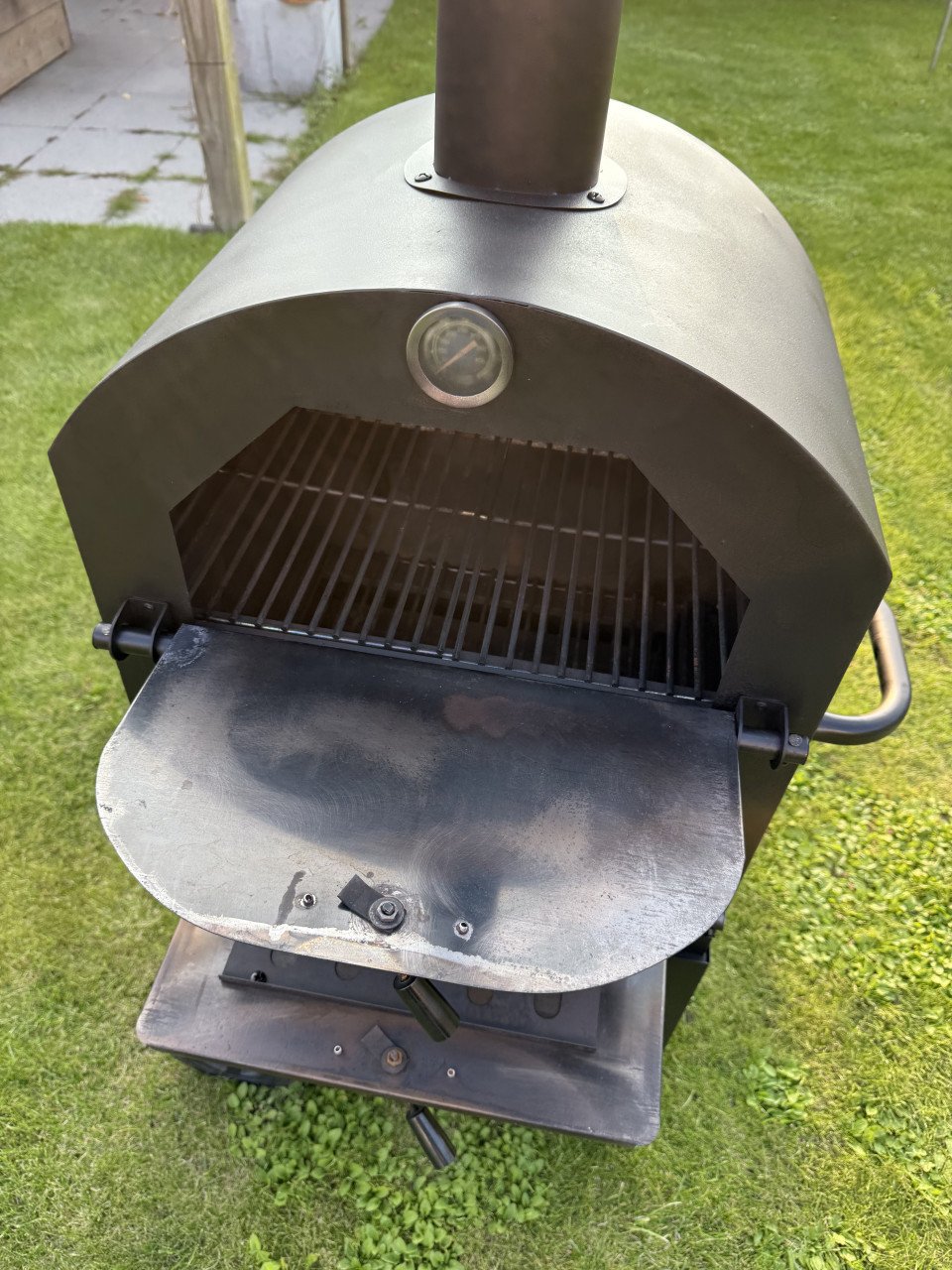 Pizzaoven (BBQ) en terraskachel
