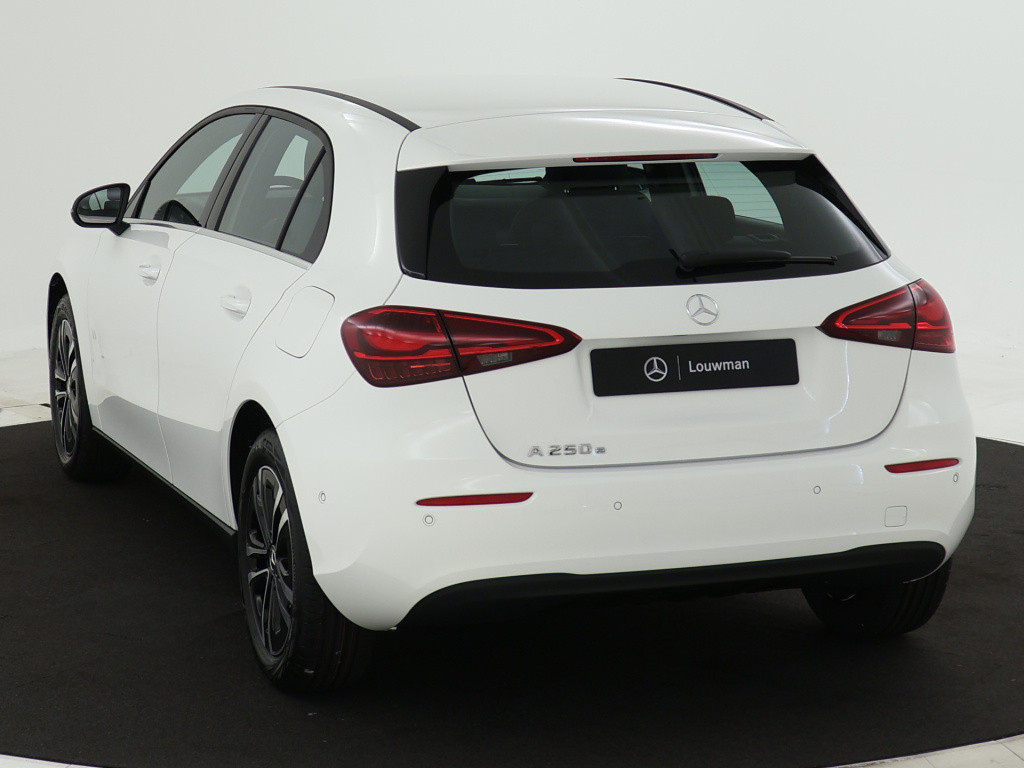 Mercedes-Benz A-Klasse 250 e star edition | dodehoekassistent | parkeerpakk