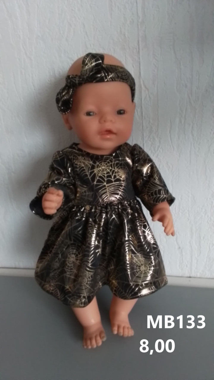 Poppenkleertjes baby born. Halloween set. Opbrengst KiKa.