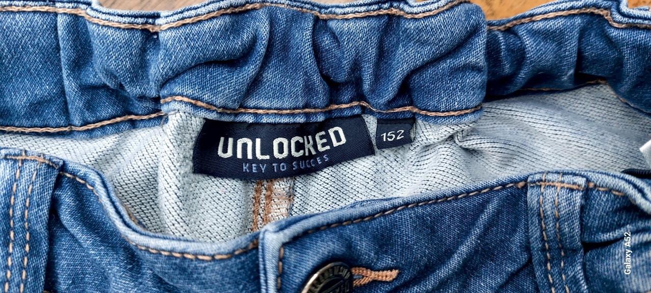 Kinderkleding spijkerbroek maat 146 en 152