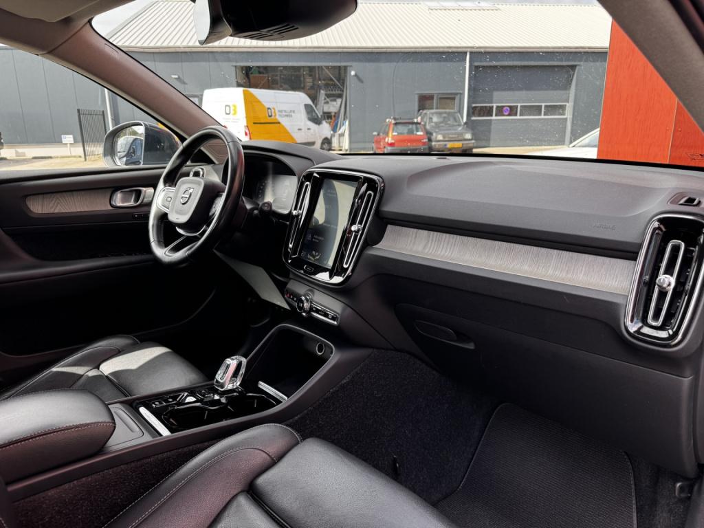 Volvo XC40 2.0 t4 inscription automaat | leer | 19'' lmv | trekhaak