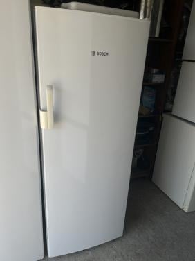 A+ klasse BOSCH NoFrost vrieskast inhoud vriezer 201 liter 155x60 cm.