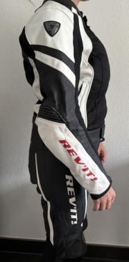 REV’IT dames motorpak 2-delig – jas 42 / broek 40 – leer (ook los te koop)