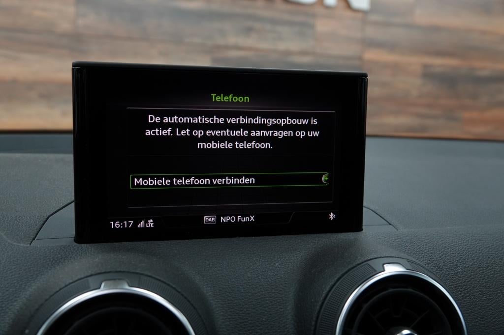 Audi Q2 40 tfsi | s line | pano | pdc | cruise |