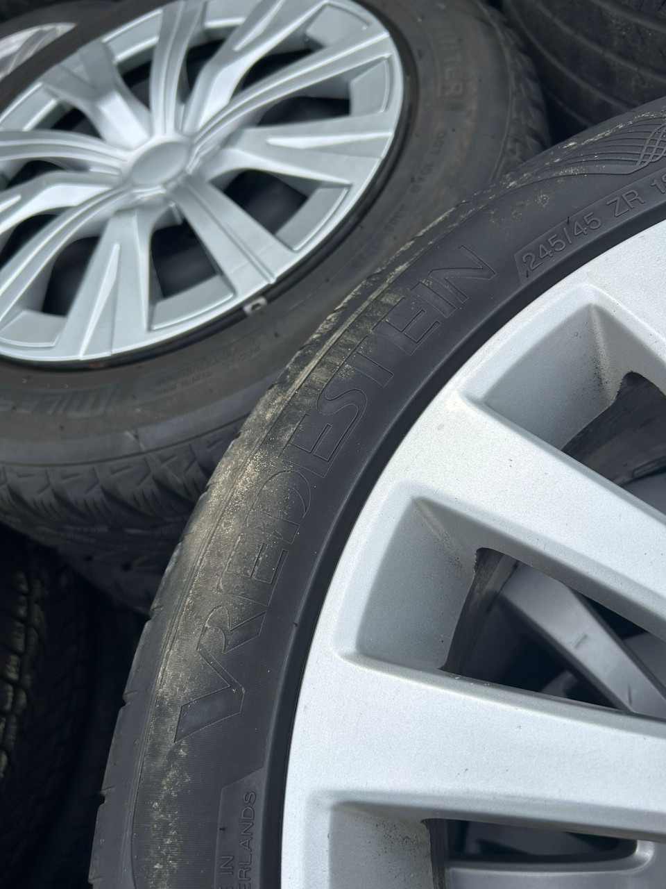 OPEL ALUMINIUM VELGEN MET VREDESTEIN ULTRACSATIN