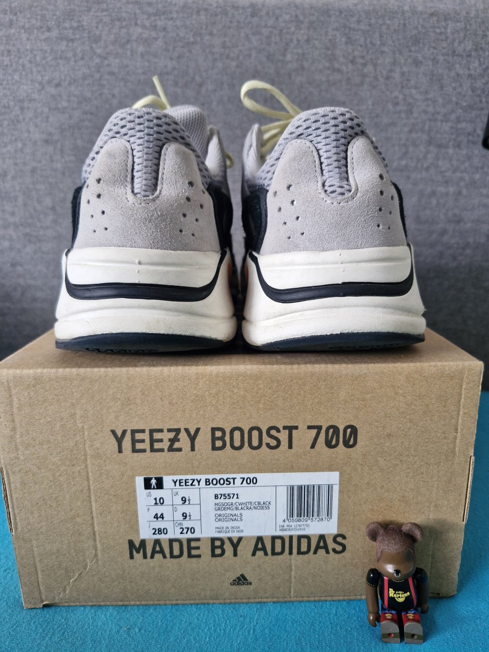 Adidas Yeezy 700 waverunners us10 eu44