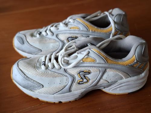 Sportschoenen maat 40