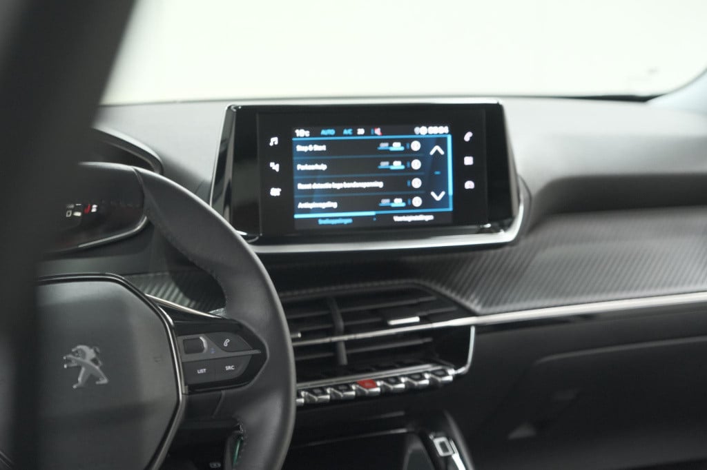 Peugeot 2008 puretech 102 allure pack | allseason banden | parkeersensoren 