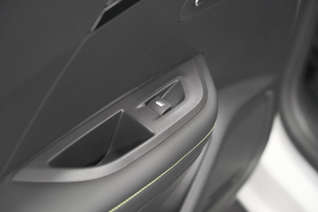 Peugeot 2008 puretech 130 gt | elektrisch panoramadak | camera | dodehoekde