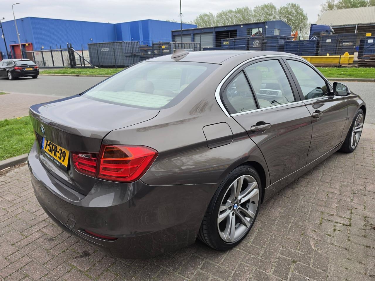 BMW 320i F30 • Leder • Cruise • 2013