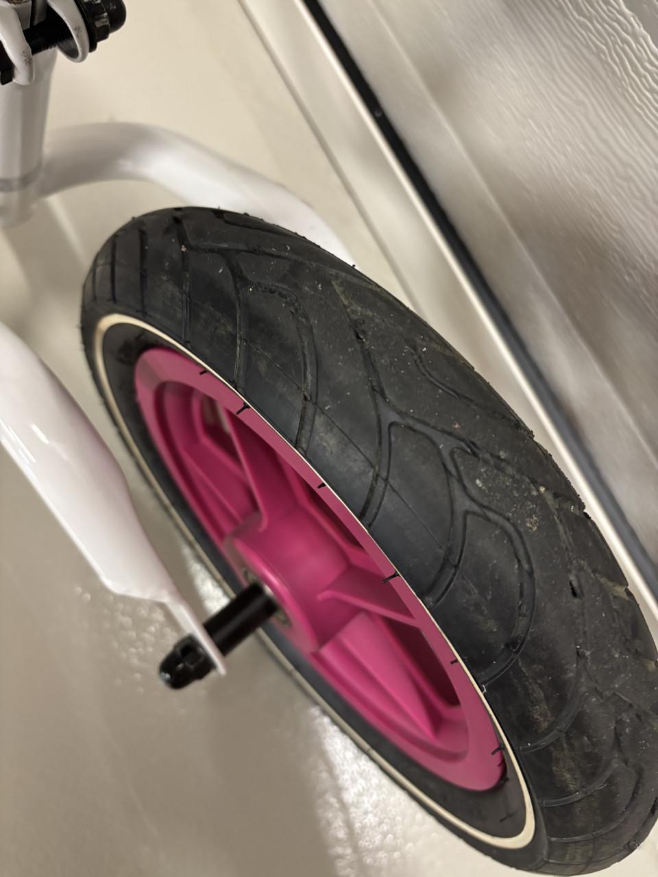 Z.g.a.n. Loopfietsje om het evenwicht te leren bewaren, weinig gebruikt.