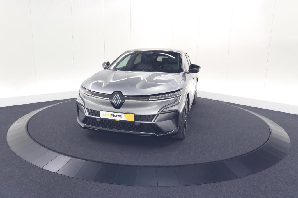 Renault Megane E-tech ev60 optimum charge techno | 95,6% soh | 1 fase | cam