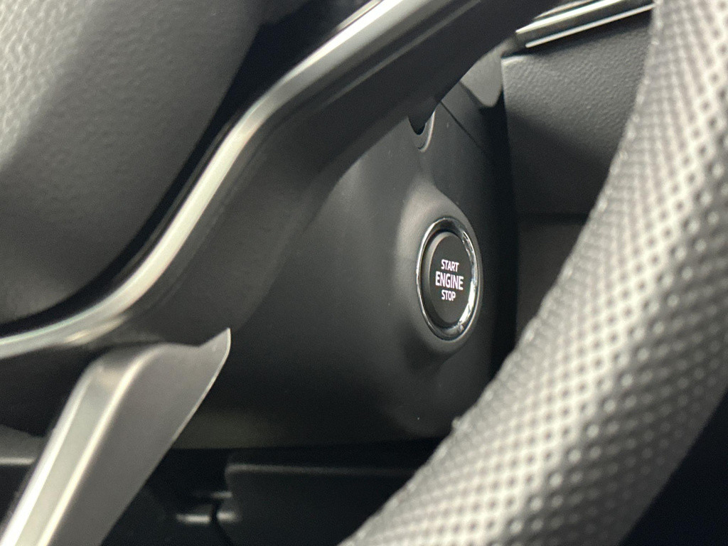 Skoda Karoq 1.5 tsi act sportline business panoramadak - trekhaak