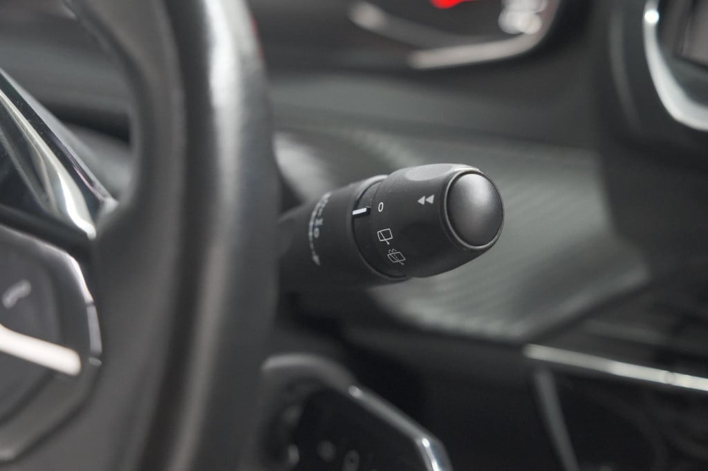 Peugeot 208 puretech 100 eat8 active | trekhaak | parkeersensoren | navigat