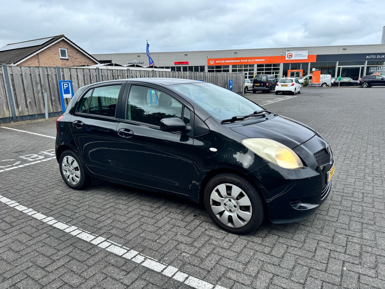 Toyota Yaris 1.3 16V Vvt-i 5DR 2006 Zwart