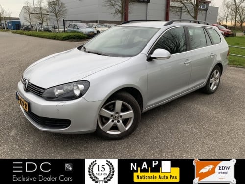 Volkswagen Golf 1.2 tsi - v e r k o c h t