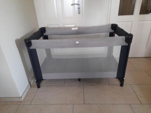 Camping bedje eventueel met extra matras!