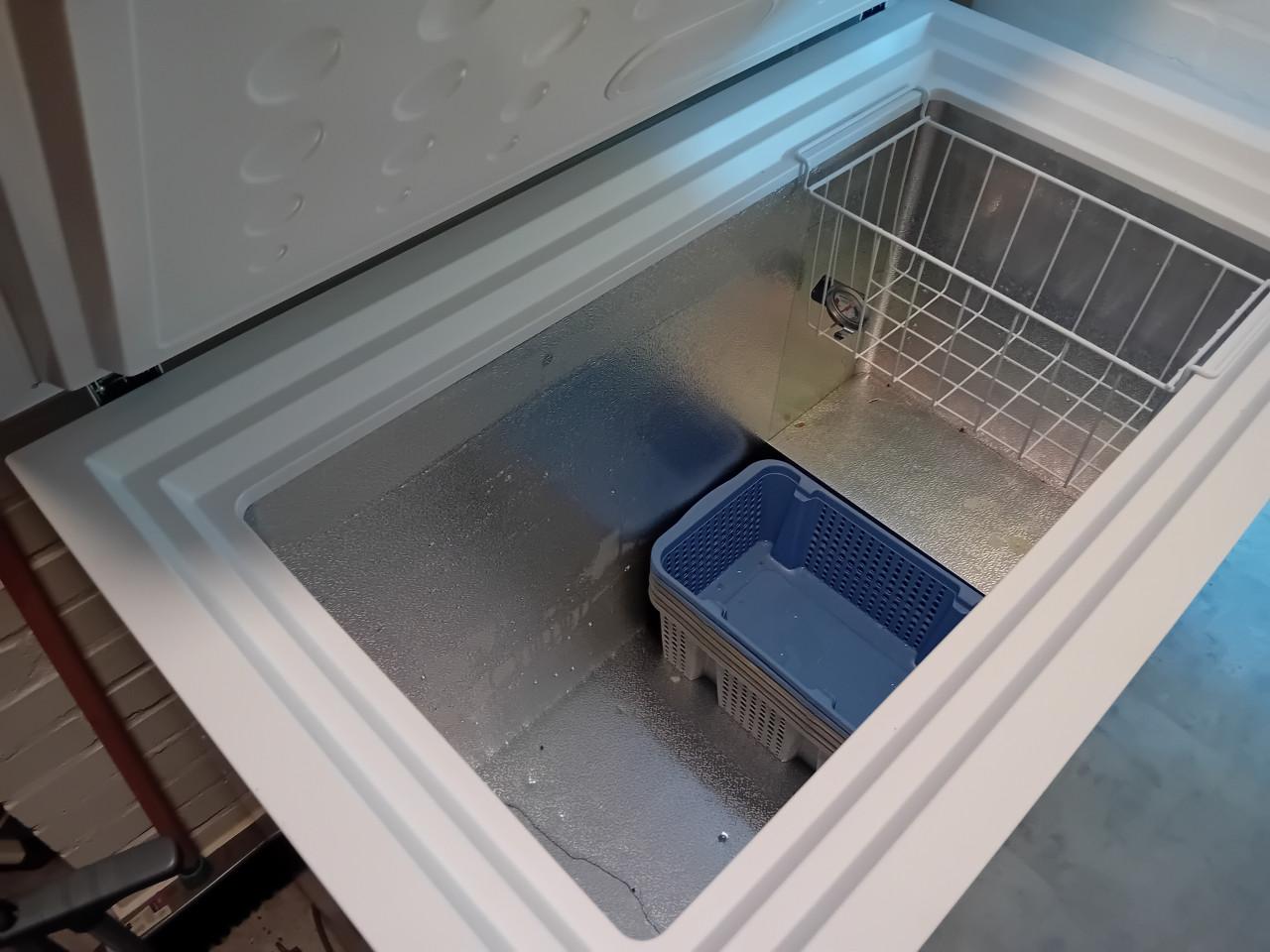 Te koop: een z.g.a.n Tomado vrieskist