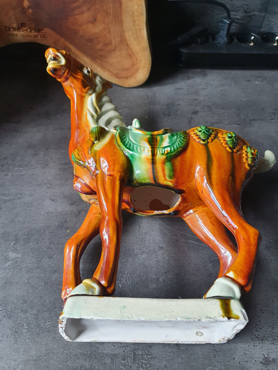 Porseleinen paard met sancai glazuur, Tang-stijl - China - tweede helft 20e