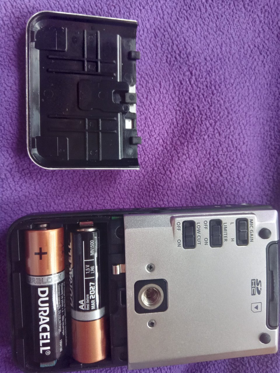 Roland R-05 wave/ mp3 recorder