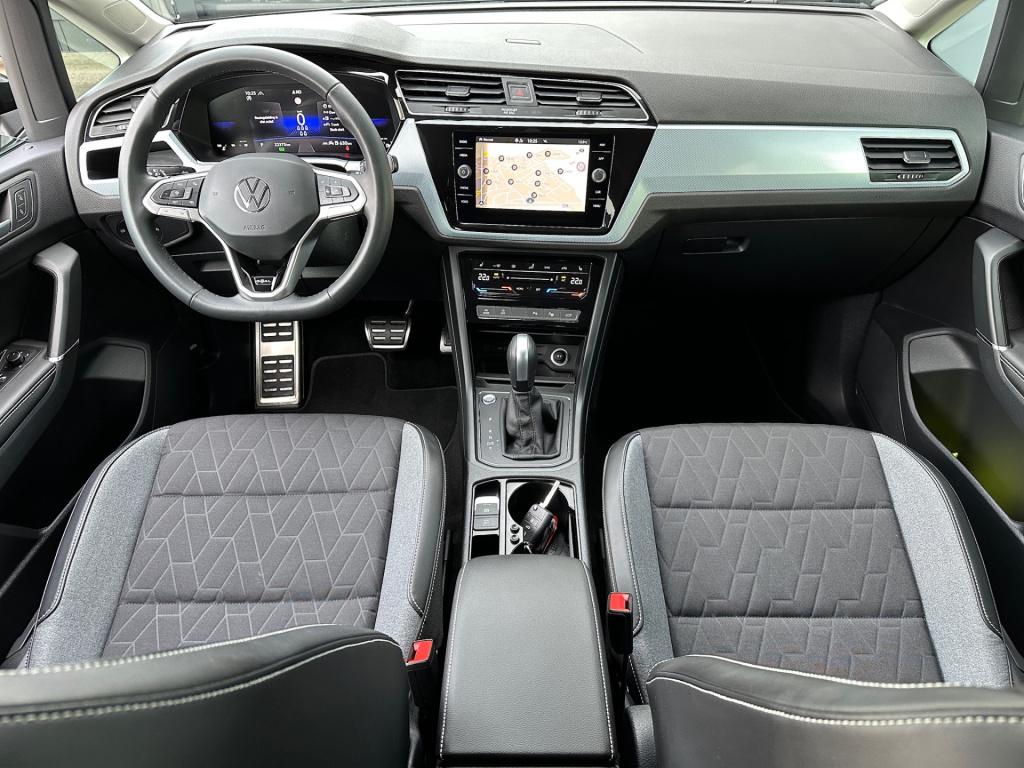 Volkswagen Touran 1.5 tsi 150pk dsg goal 7-persoons | trekhaak | dode hoek 