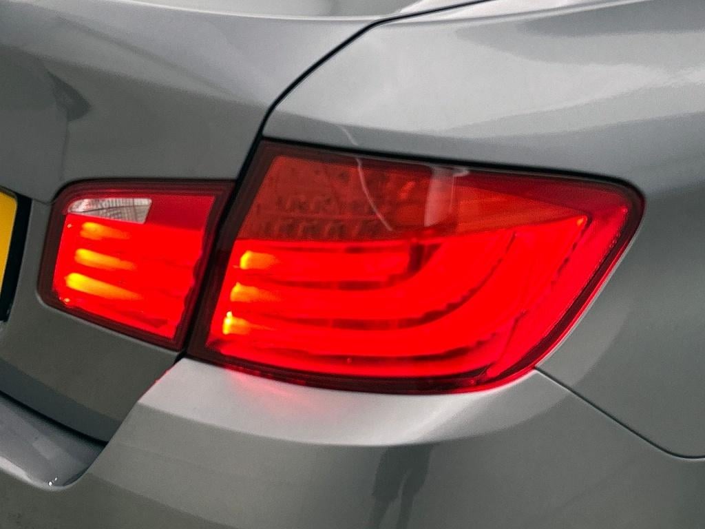 BMW 5 Serie 523i high executive | schuif/kanteldak |