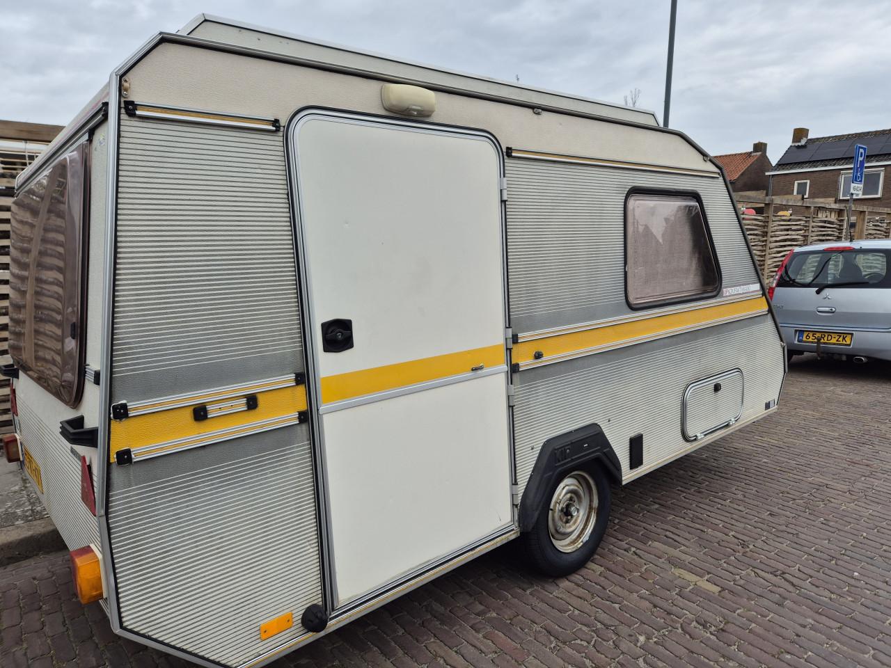 KIP KK400 aangepaste rolstoel caravan