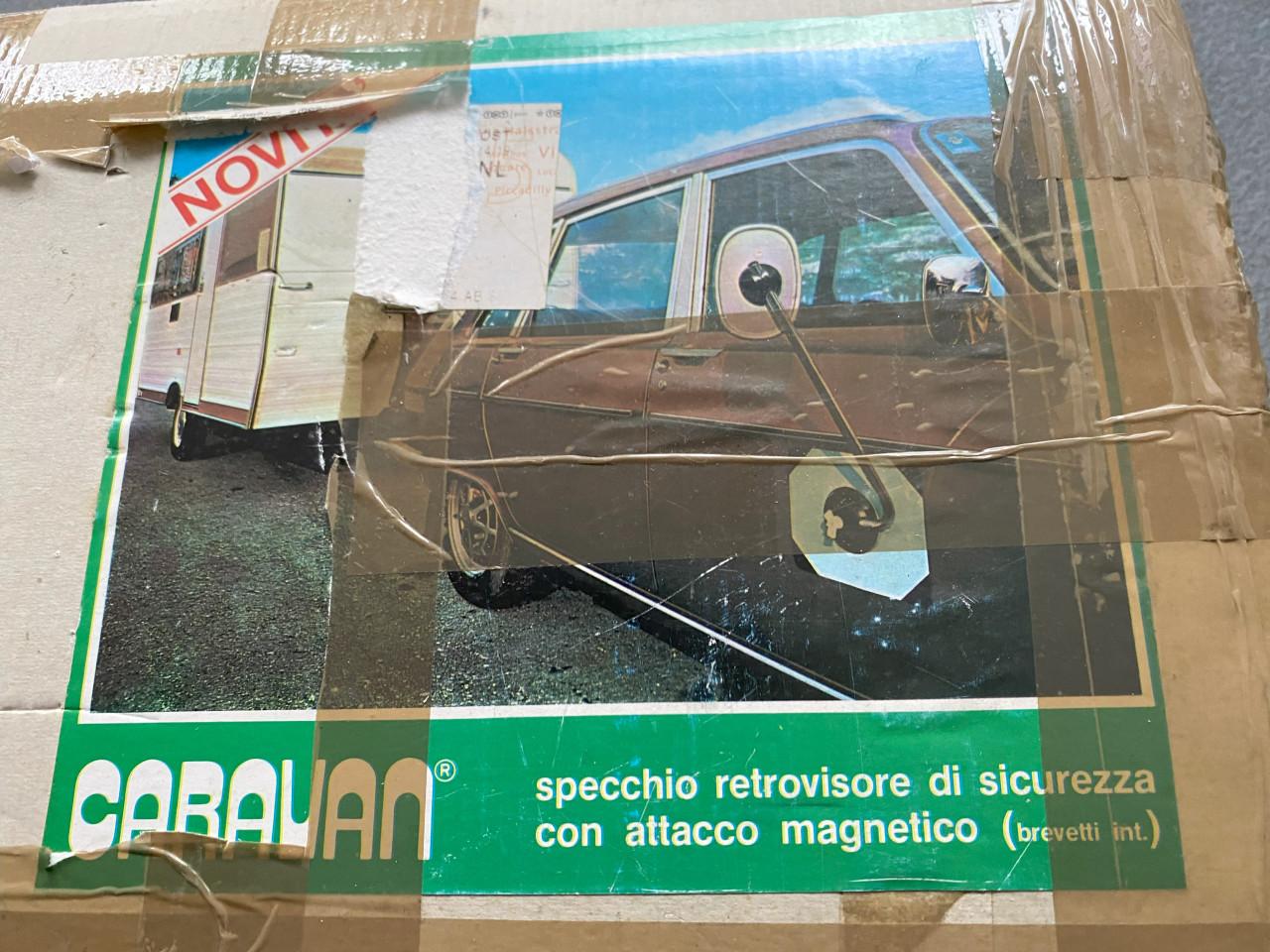 Caravanspiegels met magneetplaten