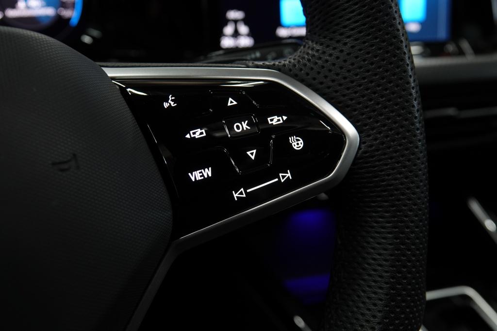 Volkswagen Golf r-line 1.5 etsi r-line | pano | iq-lights | acc | led |