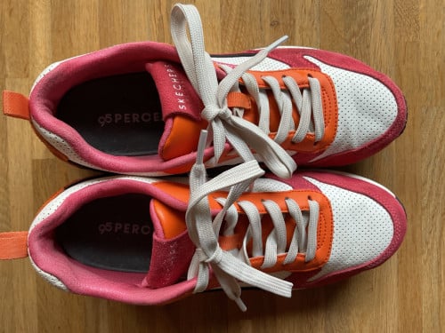 Skechers