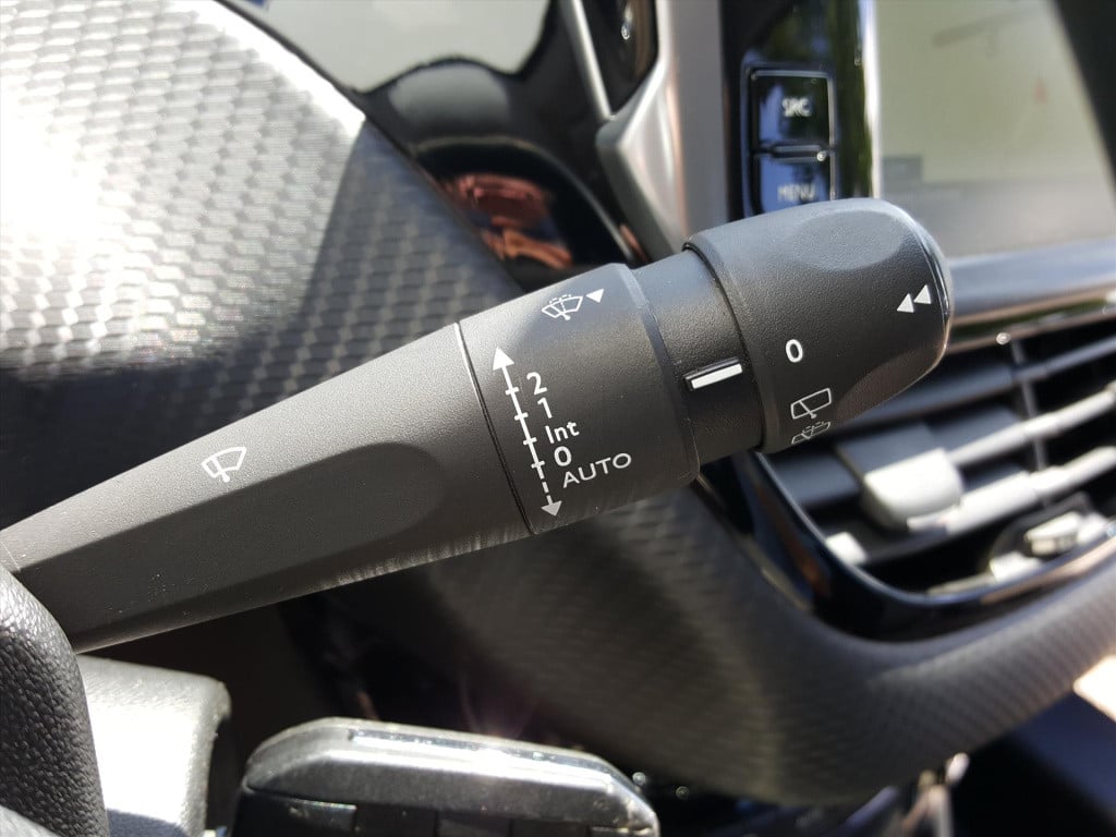 Peugeot 208 1.2 puretech 110pk 5d allure automaat6 navigatie | trekhaak | a