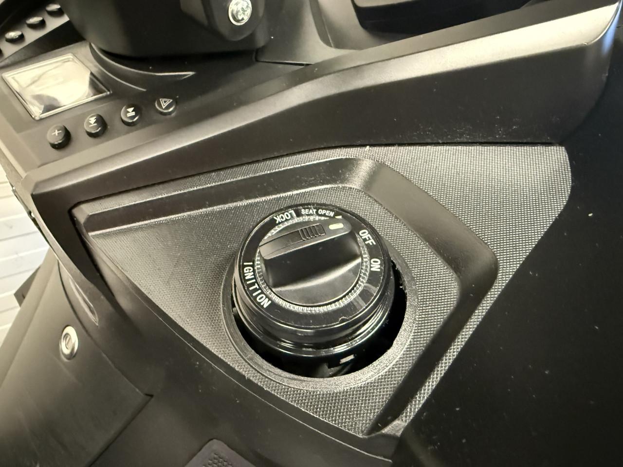 Jonge Mash Belena 300 motorscooter slechts 2100km oud!