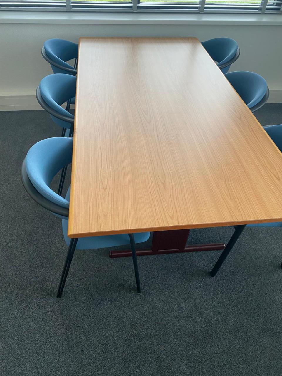 COMPLETE KANTOORINRICHTING – SPOED – OPHALEN VOOR 22-02-2026