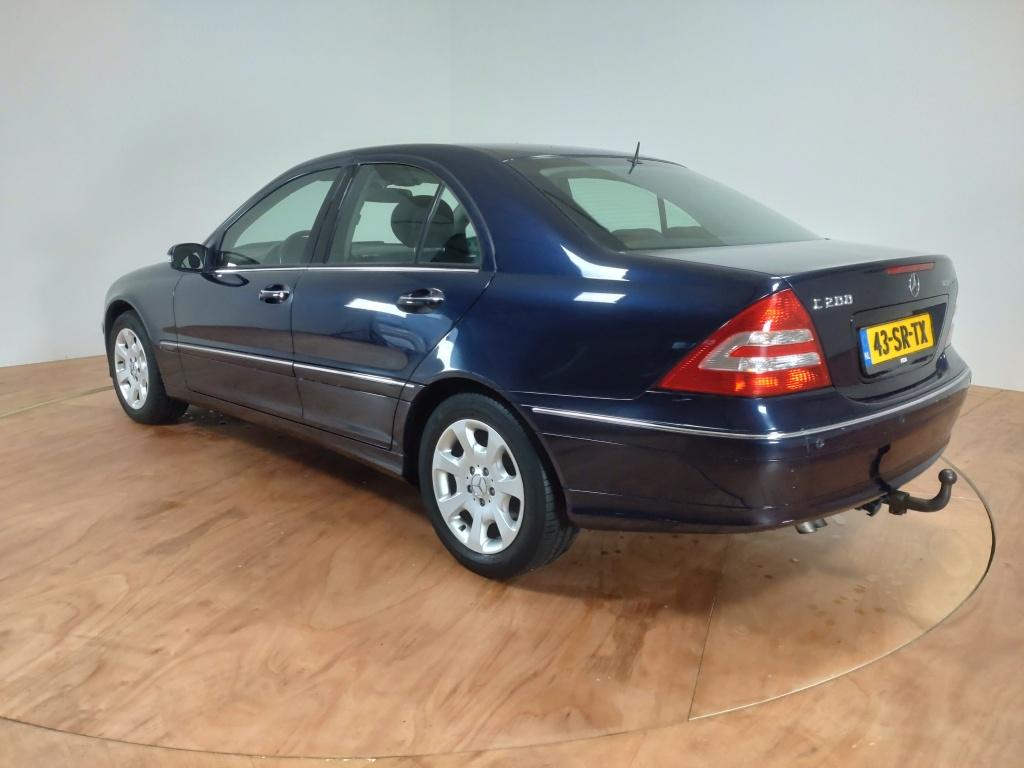 Mercedes-Benz C-Klasse 200 k. elegance