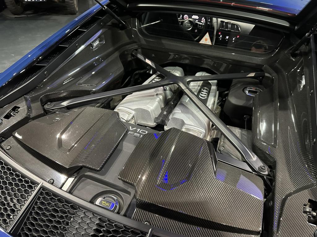 Audi R8 5.2 performance quattro 620pk *btw*b&o*keramisch*bucket seats*carbo