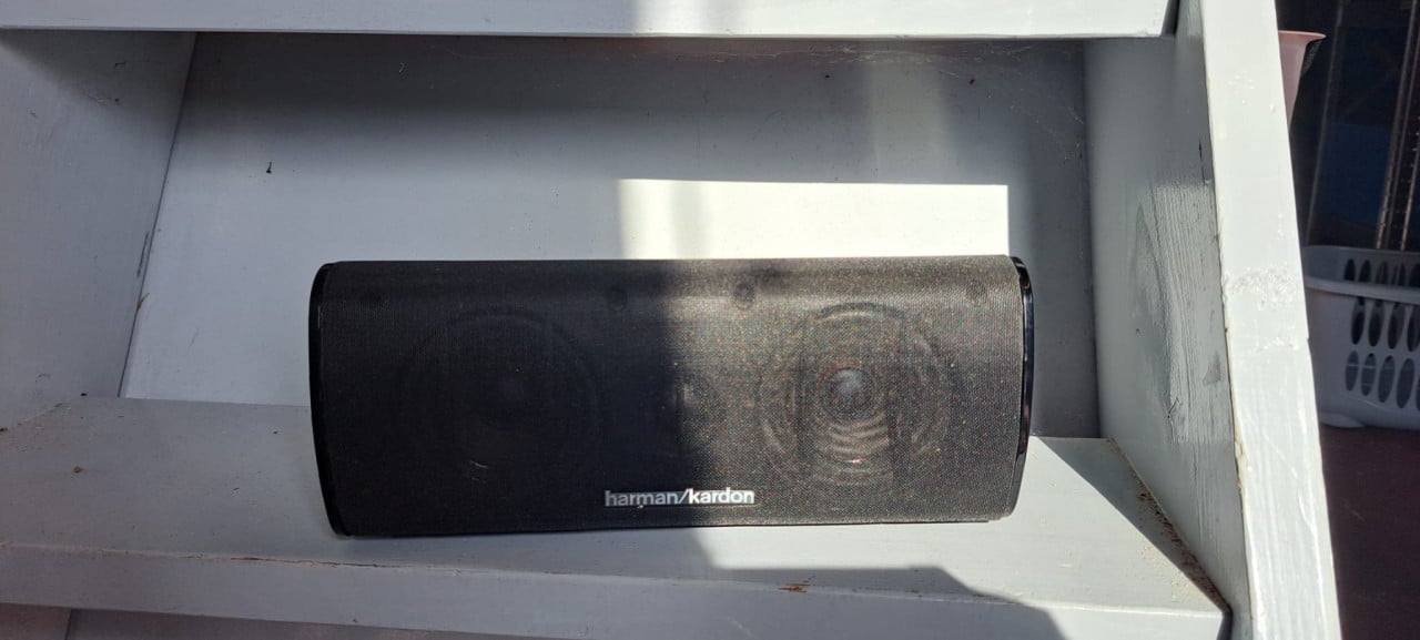 Harman kardon speaker set.