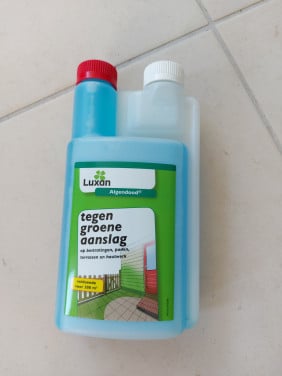 Bestrijdingsmiddel tegen groene aanslag