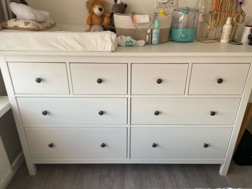 Te koop: Grote witte commode/kast – €150