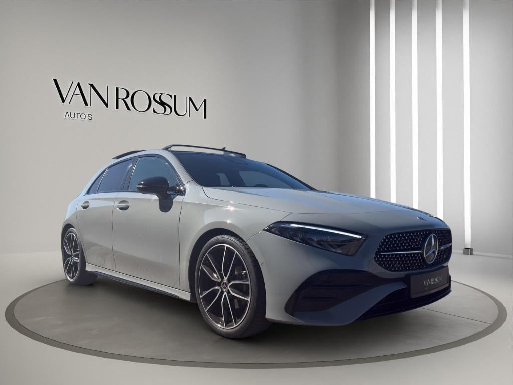 Mercedes-Benz A-Klasse 180 amg line | pano | sfeer | stoelverw. | camera | 