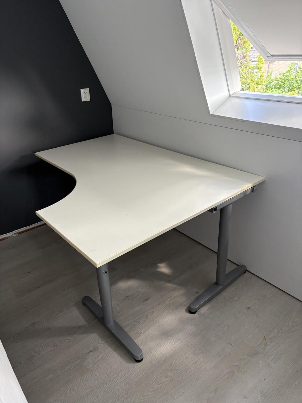 IKEA bureau  wit