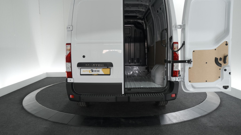 Renault Master t33 2.3 dci 135 l2h2 comfort | direct leverbaar | navigatie 