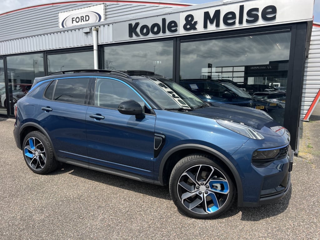 Lynk & Co 01 1.5 261pk plug in hybrid , pano dak , 360gr camera , car play 